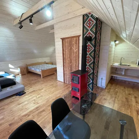 Pidstromom Chalet Mykulytschyn